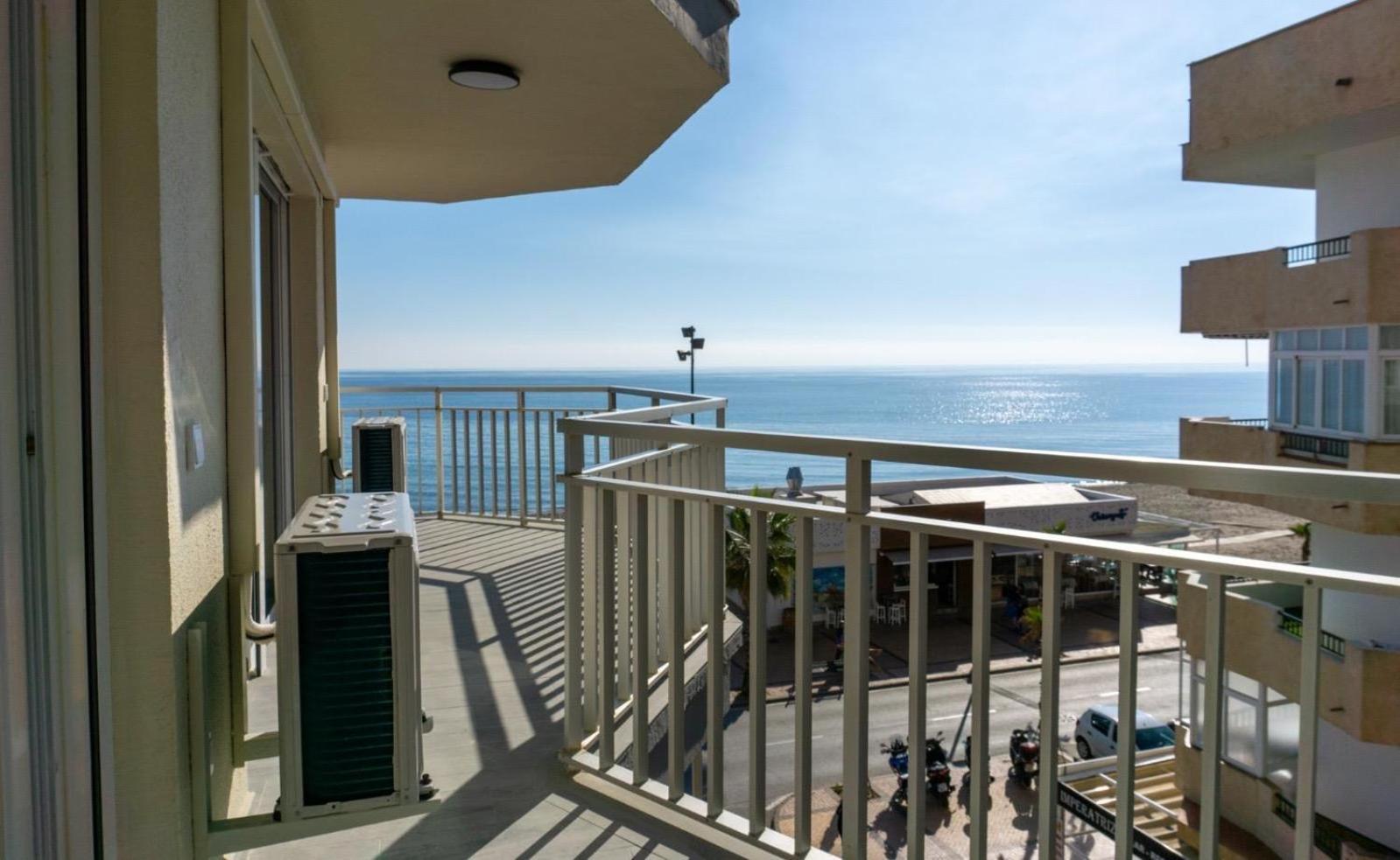 Paradise On The Seafront In *